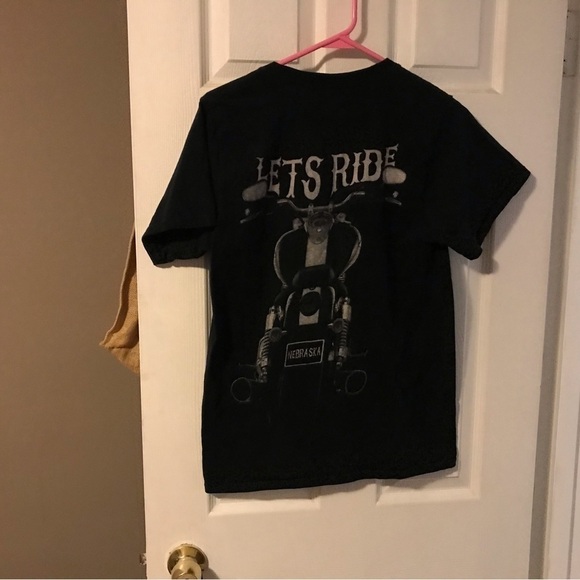 Short Sleeve Mens Tee - Picture 4 of 4